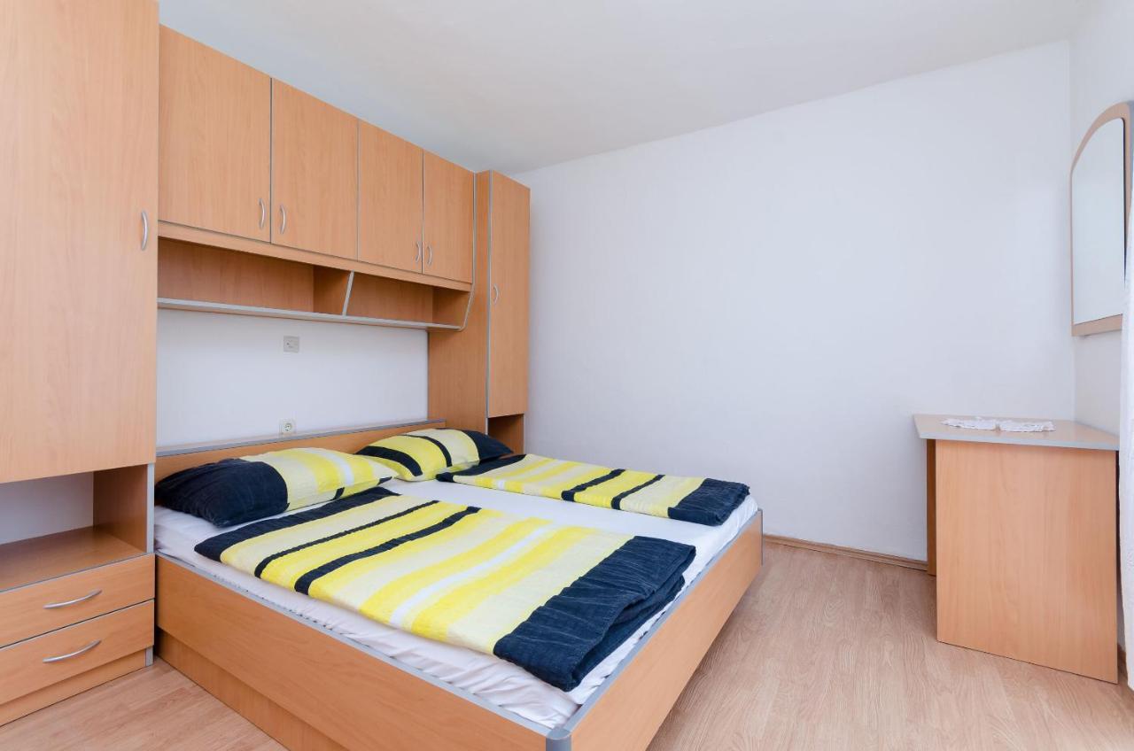 Apartments Pela Lopar Eksteriør bilde